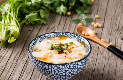 專業(yè)豆花技術培訓機構(gòu)：現(xiàn)做現(xiàn)賣讓顧客吃到新鮮豆花